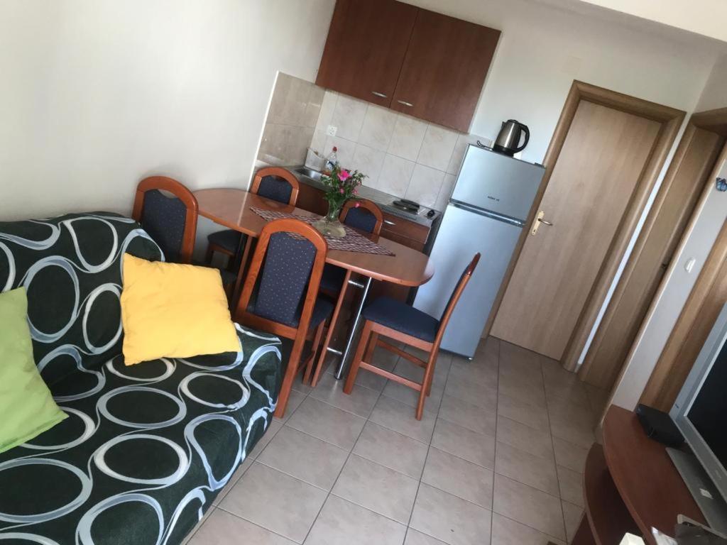 Apartments Iva Rogoznica  Buitenkant foto