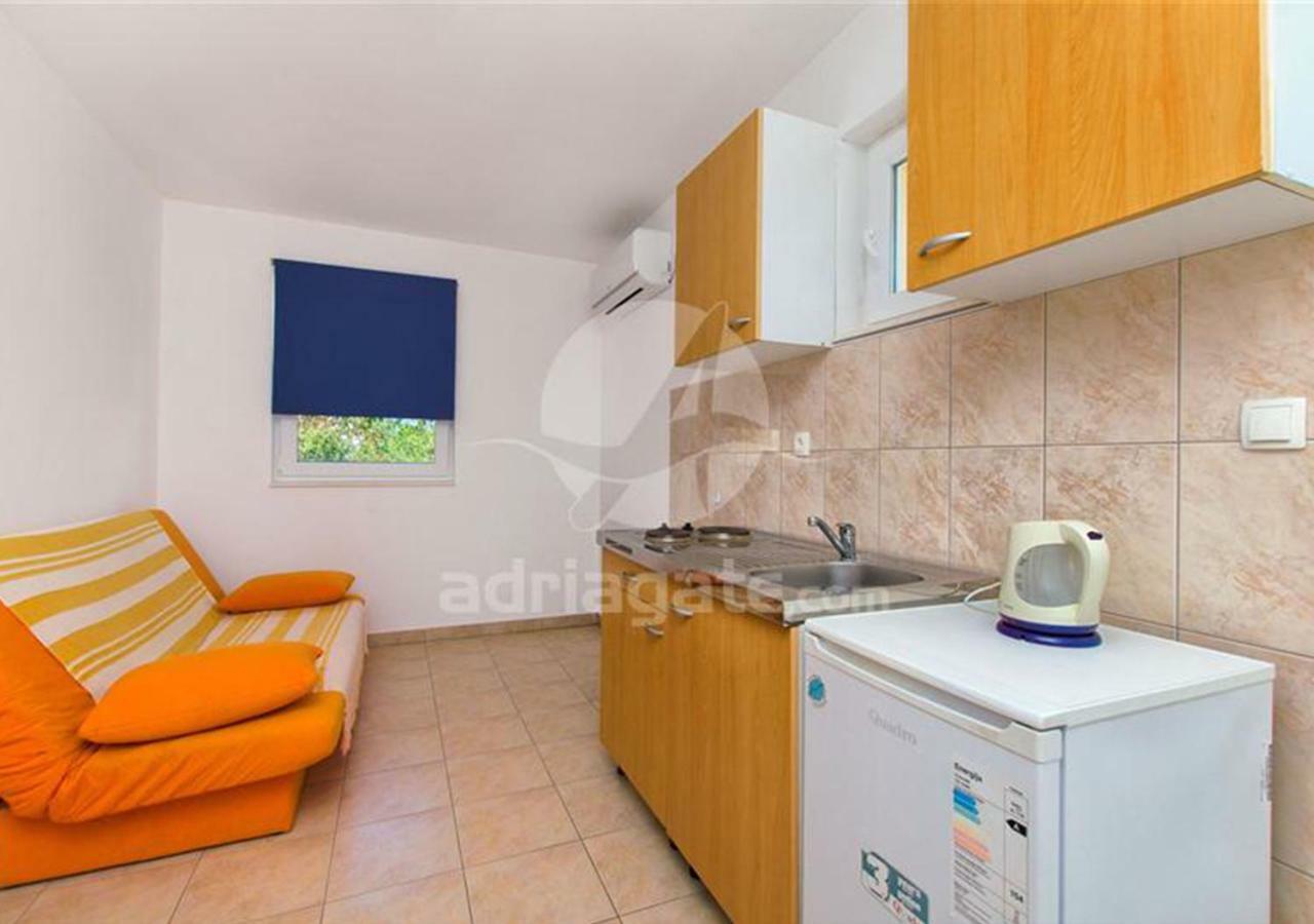 Apartments Iva Rogoznica  Buitenkant foto