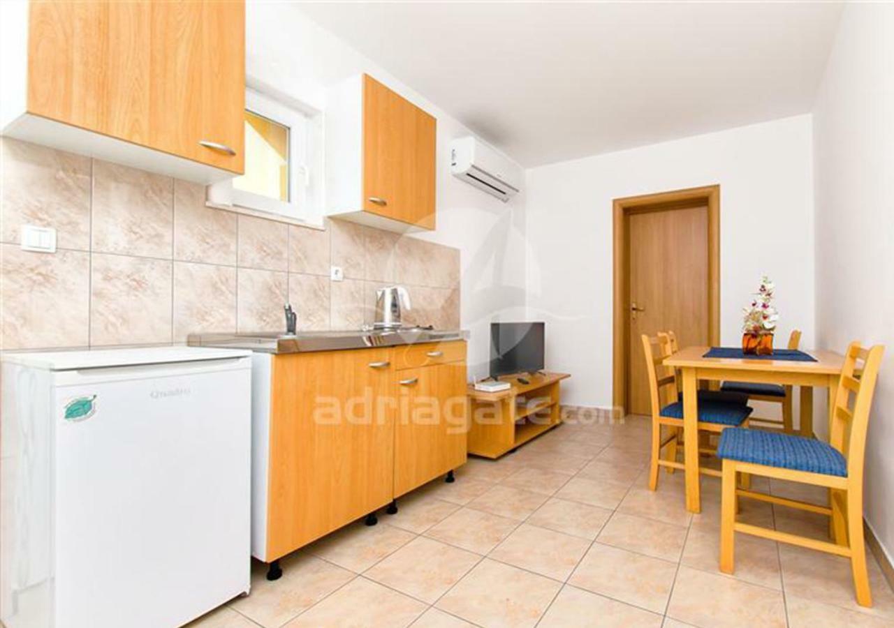 Apartments Iva Rogoznica  Buitenkant foto
